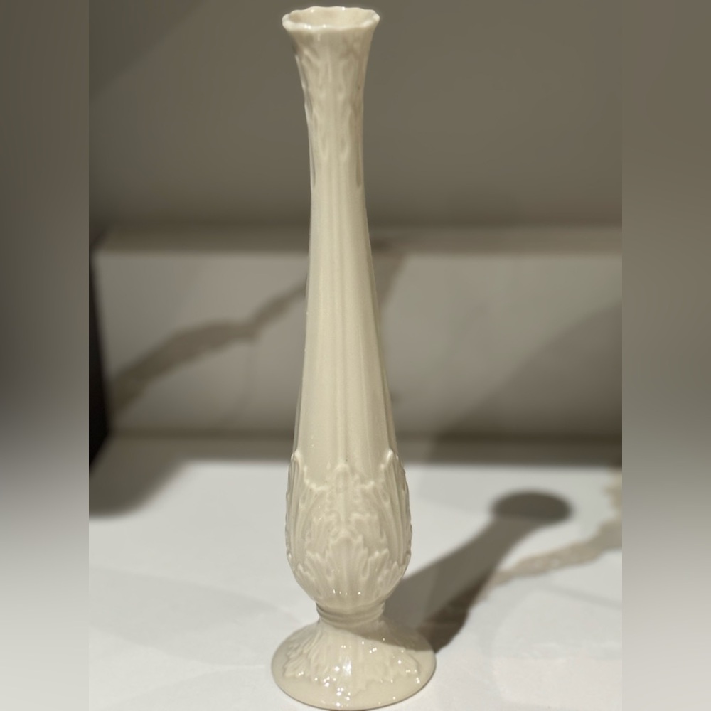 LENOX Bud Vase Raised Acanthus Leaf Florentine Collection 10 3/4" Tall - Picture 2 of 5